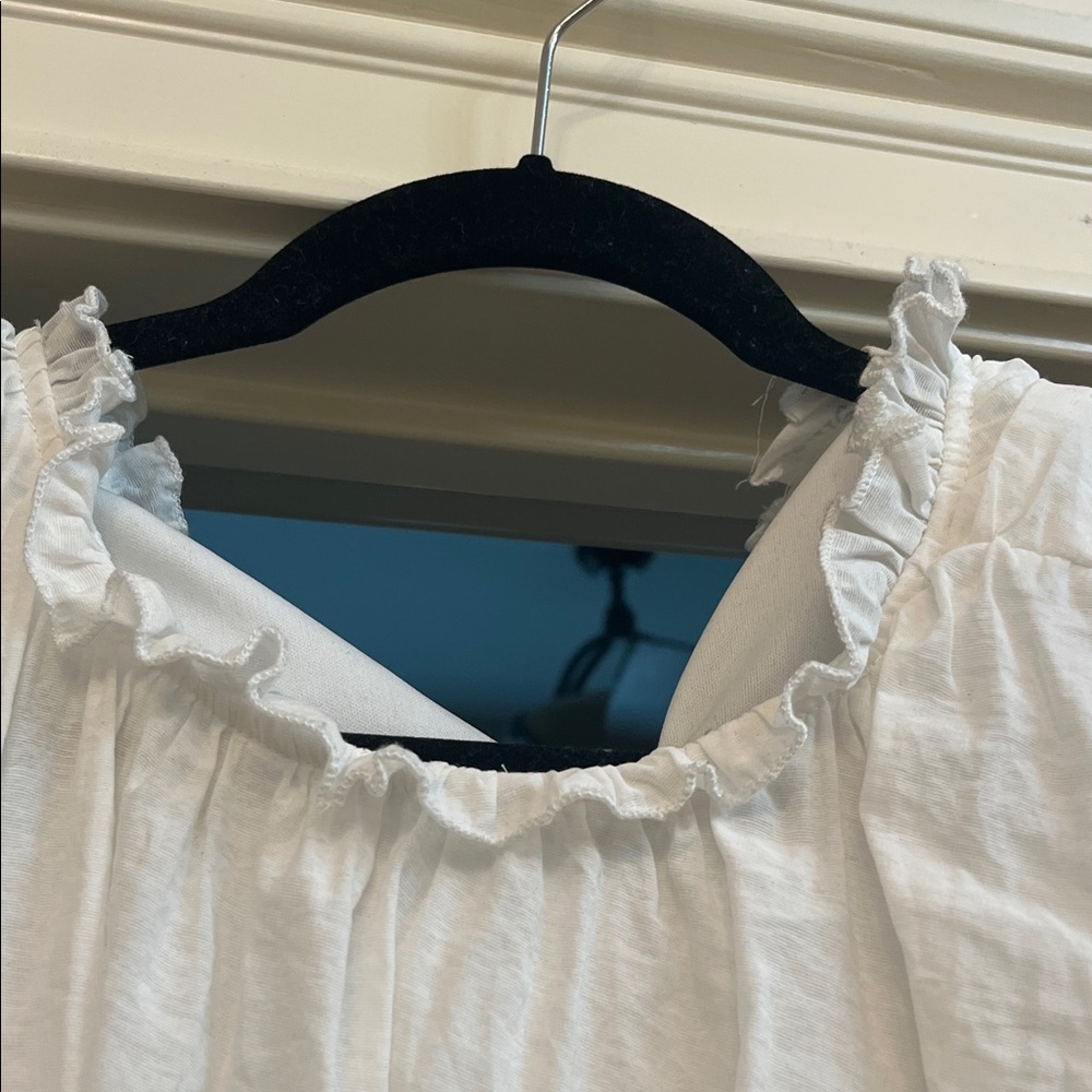 Chic White Ruffle Blouse - Picture 4 of 5